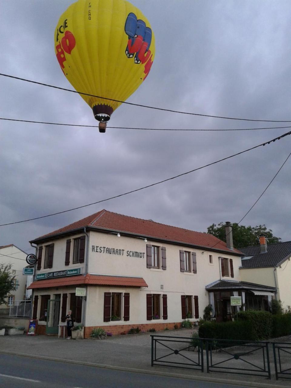 Bed and Breakfast Les Jardins De La Grange Rezonville Exterior foto